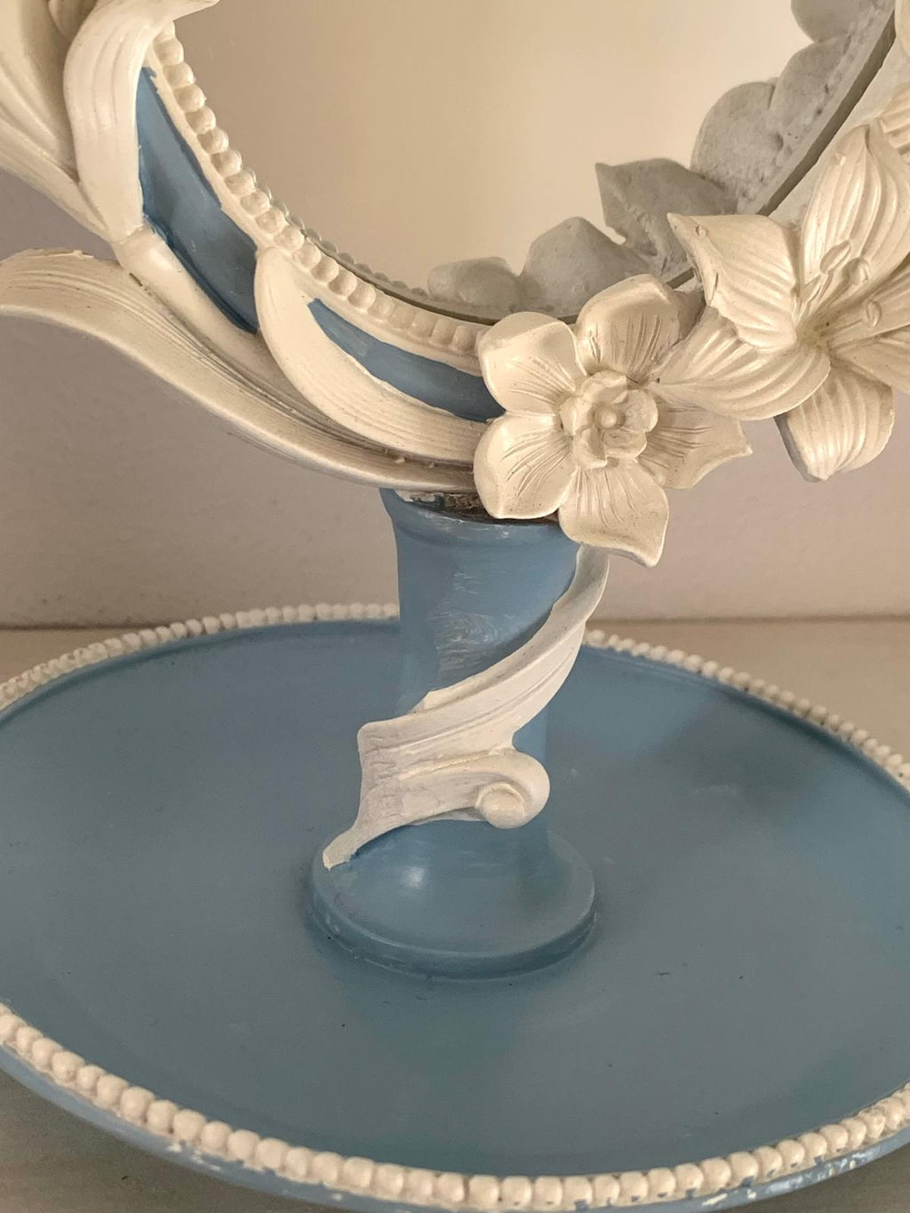 Decoratieve staande spiegel met bloemen en vlinders - Blauw/Wit 16x14x27cm